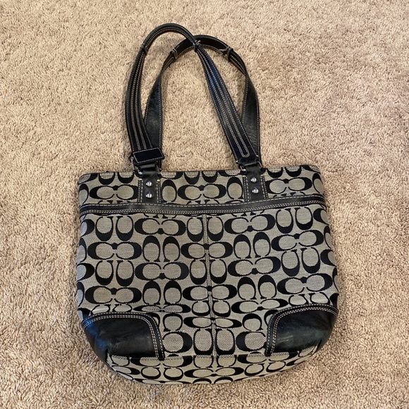 Black Coach Purse - Picture 3 of 12